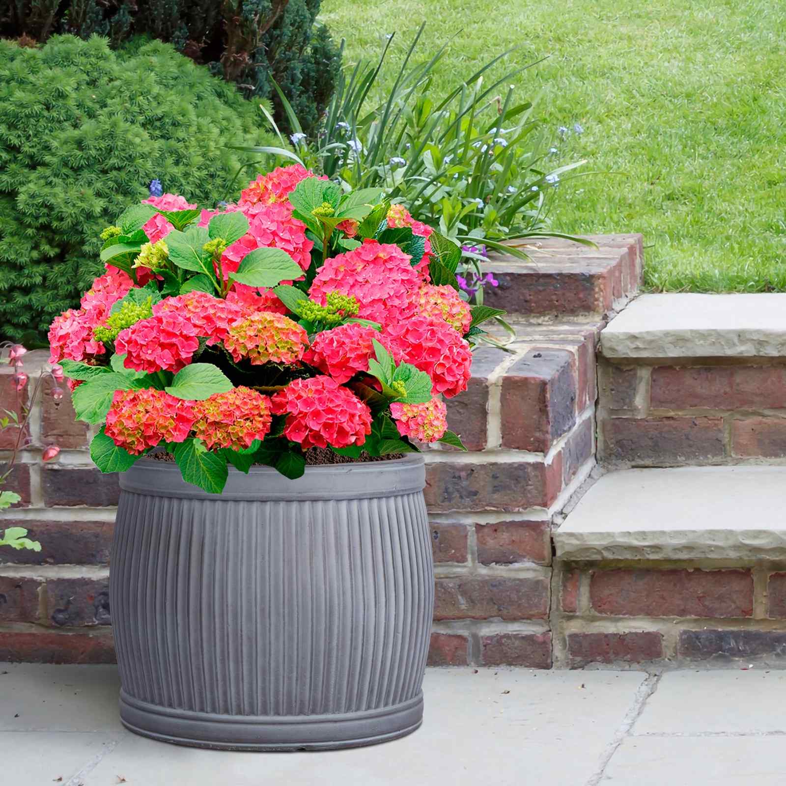 Vertical Ribbed Vintage Style Grey Barrel Round Garden Planter D54 H44 cm, 101 ltrs Cap.